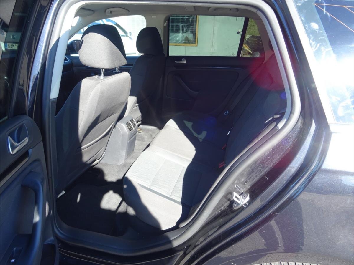 Volkswagen Golf Kombi 2,0 l 103 kw