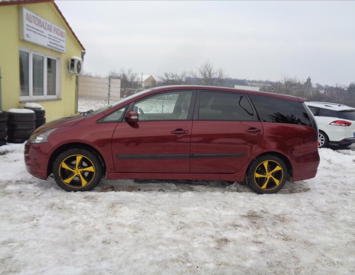 Mitsubishi Grandis Kombi 2,4 l 121 kw