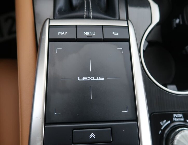 Lexus RX 300 SUV 2,0 l 175 kw