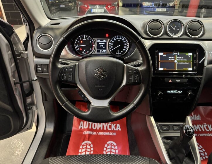 Suzuki Vitara SUV / Terénní 1,6 l 88 kw