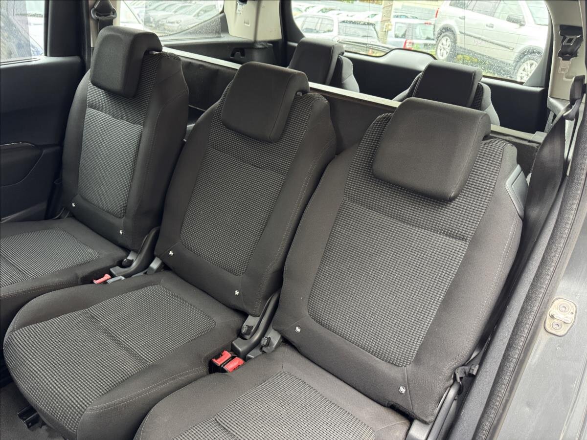 Peugeot 5008 Kombi 2,0 l 110 kw