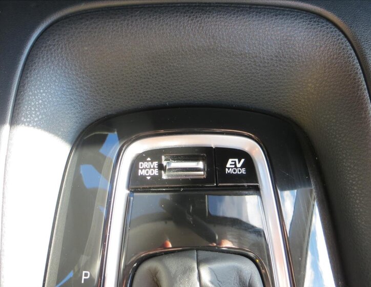 Toyota Corolla Sedan / Limuzína 1,8 l 72 kw