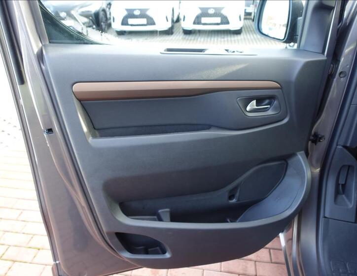 Toyota ProAce Verso 17