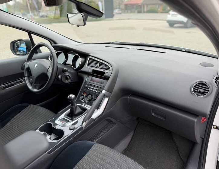 Peugeot 3008 MPV 1,6 l 88 kw