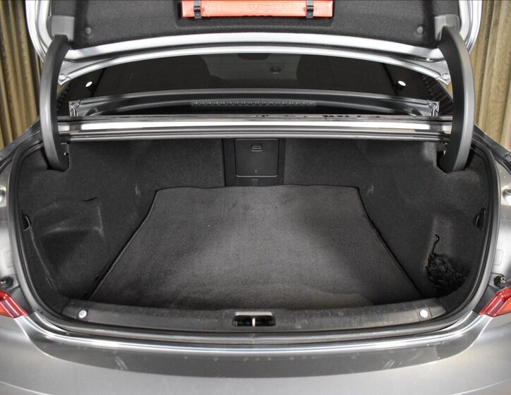 Volvo S90 Sedan / Limuzína 2,0 l 228 kw