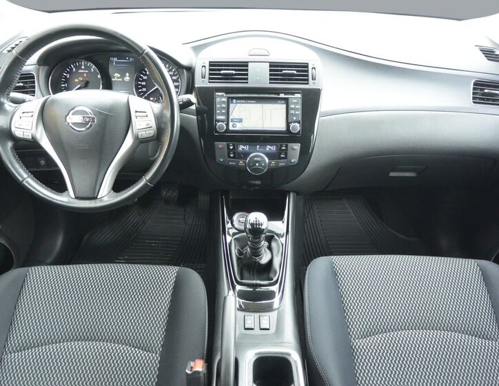 Nissan Pulsar Hatchback 1,2 l 85 kw