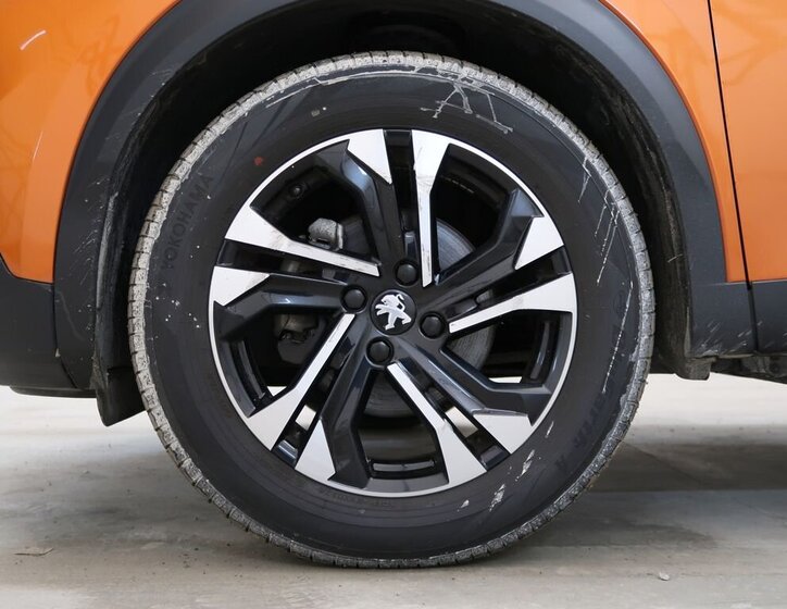 Peugeot 2008 SUV 1,2 l 74 kw