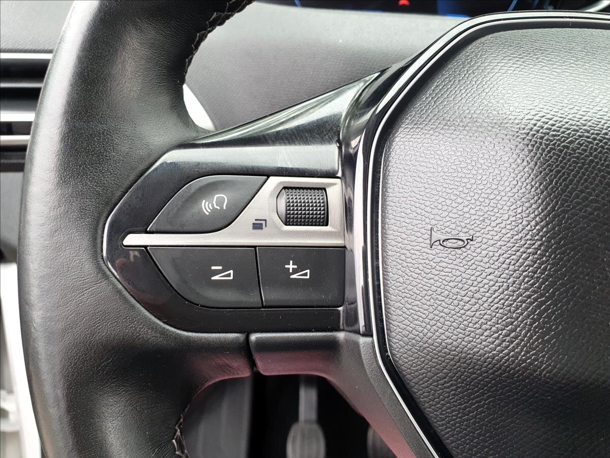 Peugeot 5008 SUV 2,0 l 110 kw