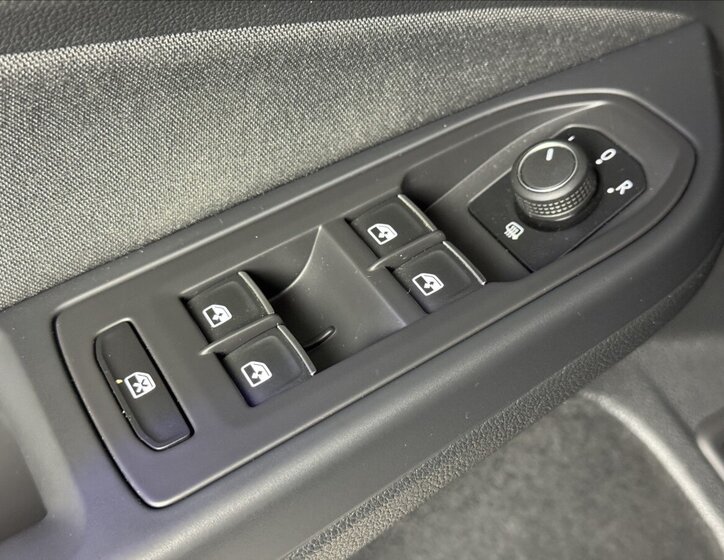 Volkswagen Golf Hatchback 1,4 l 180 kw