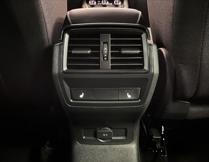 Škoda Karoq SUV 1,5 l 110 kw