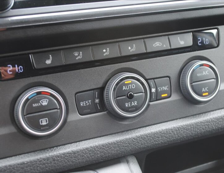 Volkswagen Caravelle 14