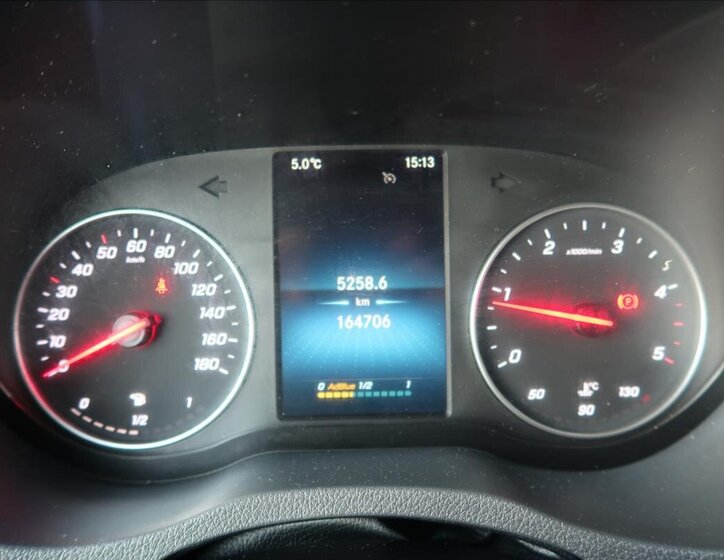 Mercedes-Benz Sprinter 11