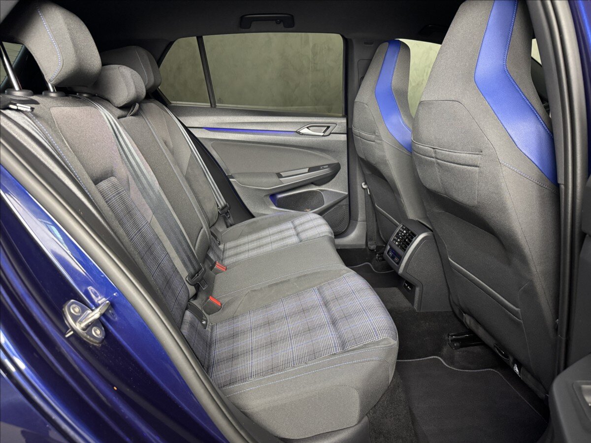 Volkswagen Golf Hatchback 1,4 l 180 kw