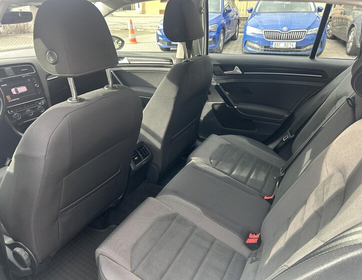 Volkswagen Golf Kombi 2,0 l 110 kw