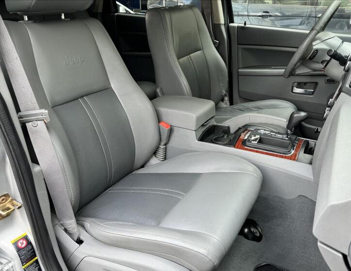 Jeep Grand Cherokee 32