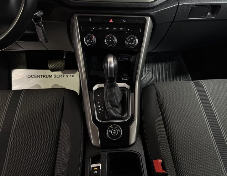 Volkswagen T-Roc SUV / Terénní 2,0 l 140 kw