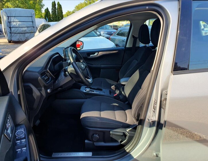 Ford Kuga SUV 1,5 l 88 kw