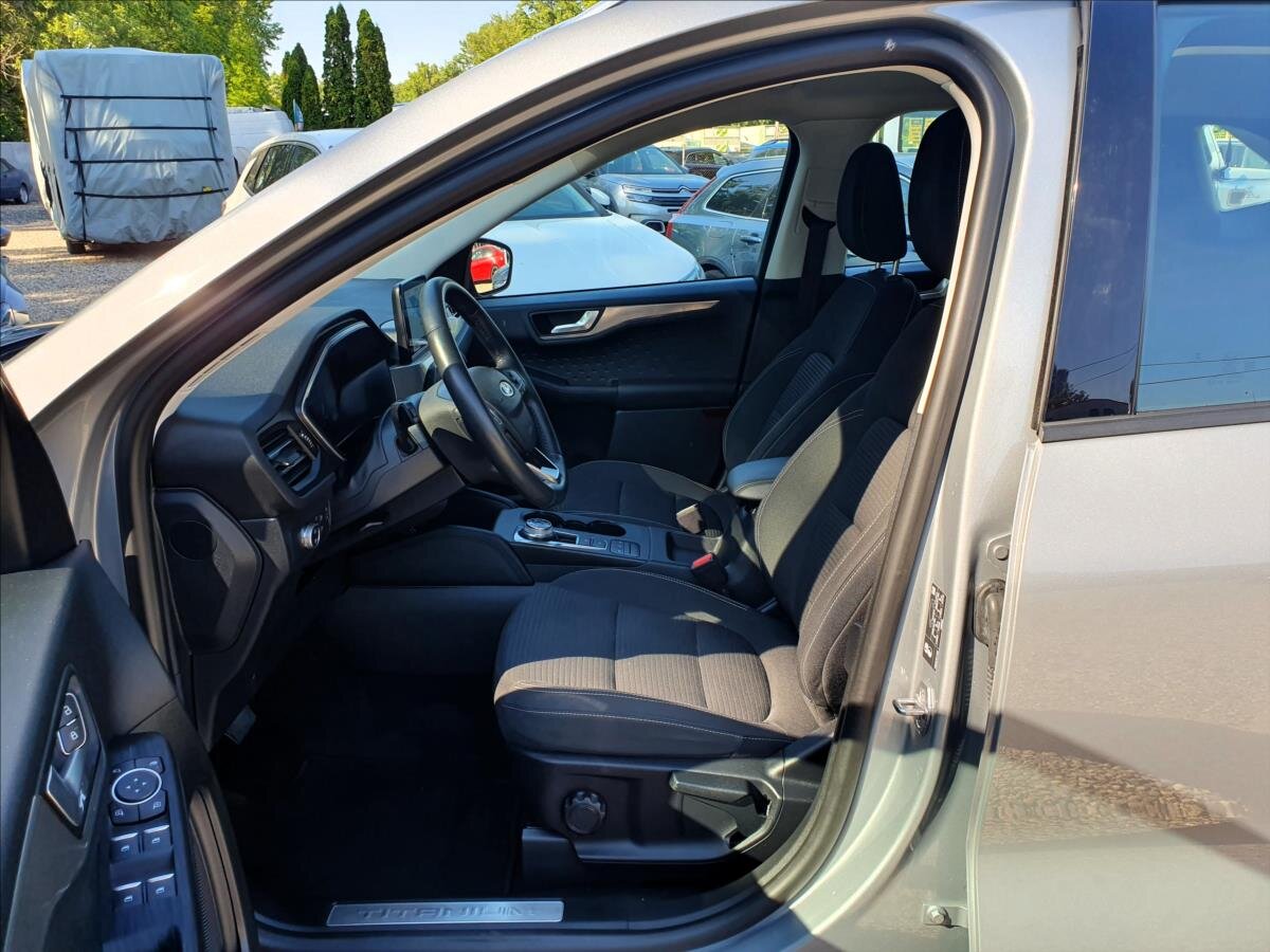 Ford Kuga SUV 1,5 l 88 kw