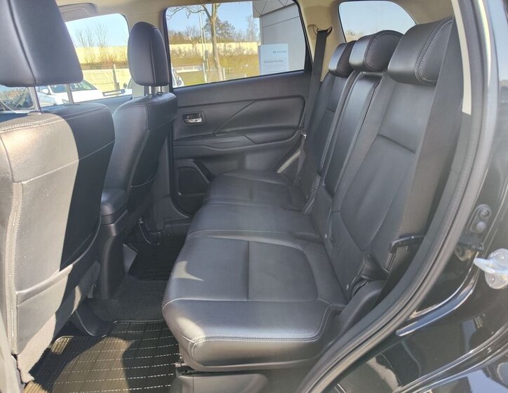 Mitsubishi Outlander SUV / Terénní 2,3 l 110 kw