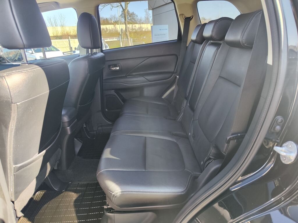 Mitsubishi Outlander SUV / Terénní 2,3 l 110 kw