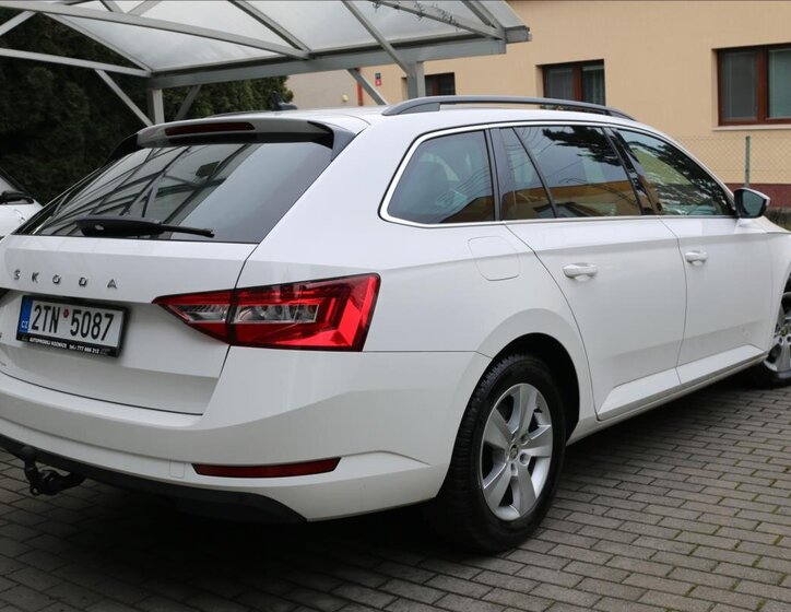 Škoda Superb 12