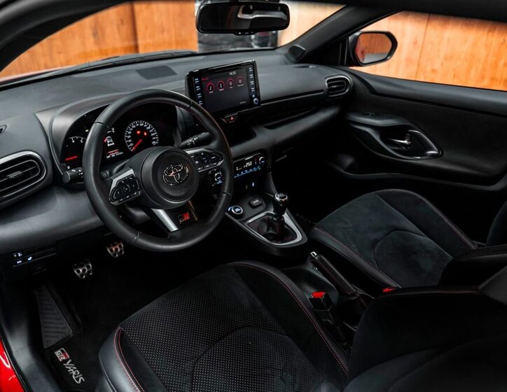 Toyota Yaris Hatchback 1,6 l 192 kw