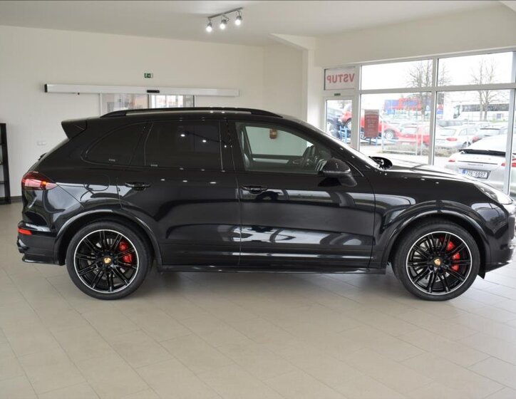 Porsche Cayenne 4