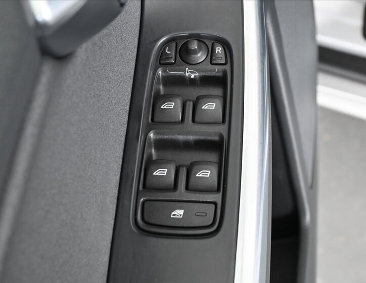 Volvo XC60 SUV / Terénní 2,4 l 133 kw