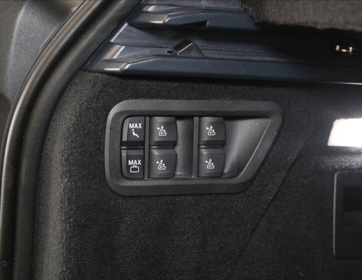 BMW X7 SUV / Terénní 3,0 l 250 kw