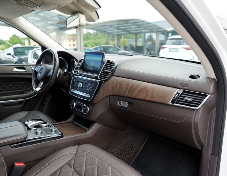 Mercedes-Benz GLS 28