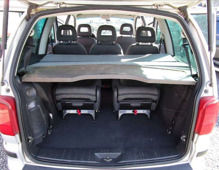 Volkswagen Sharan Kombi 1,9 l 85 kw