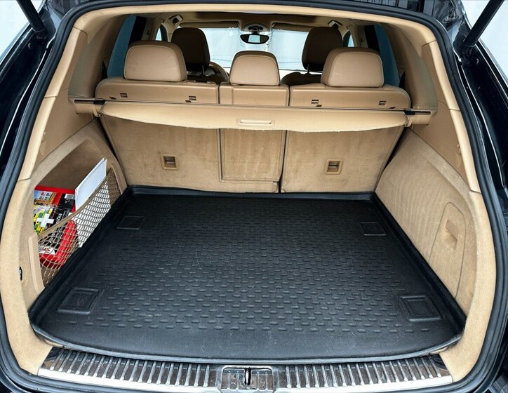 Porsche Cayenne Kombi 4,8 l 294 kw