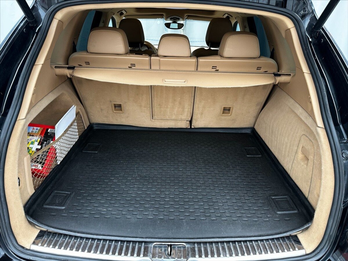 Porsche Cayenne Kombi 4,8 l 294 kw