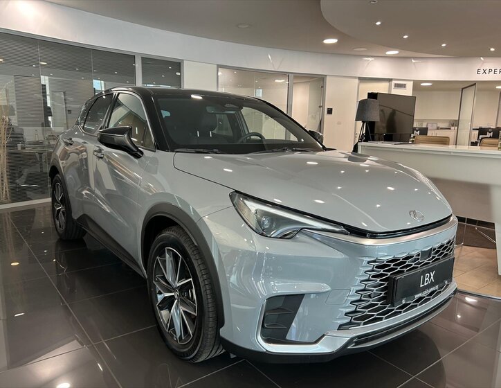 Lexus LBX SUV 1,5 l 100 kw