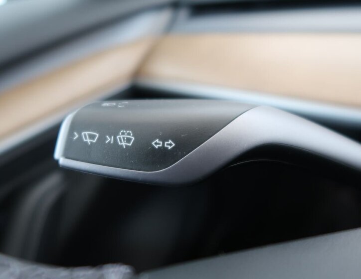 Tesla Model 3 Sedan / Limuzína 0,0 0
