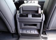 Land Rover Defender 25