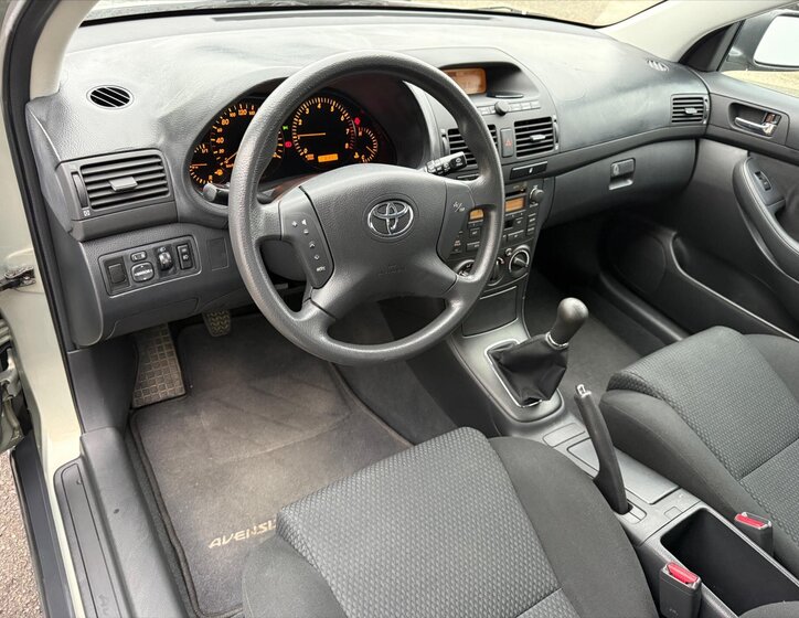 Toyota Avensis 7