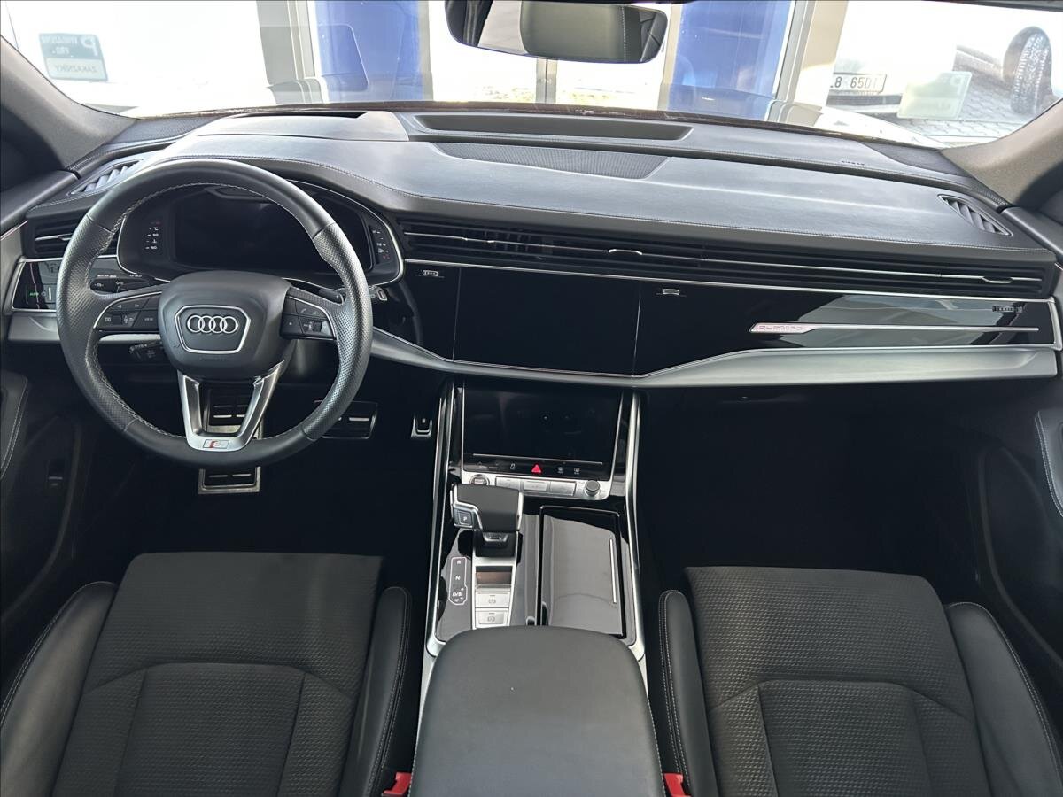Audi Q8 SUV / Terénní 3,0 l 250 kw