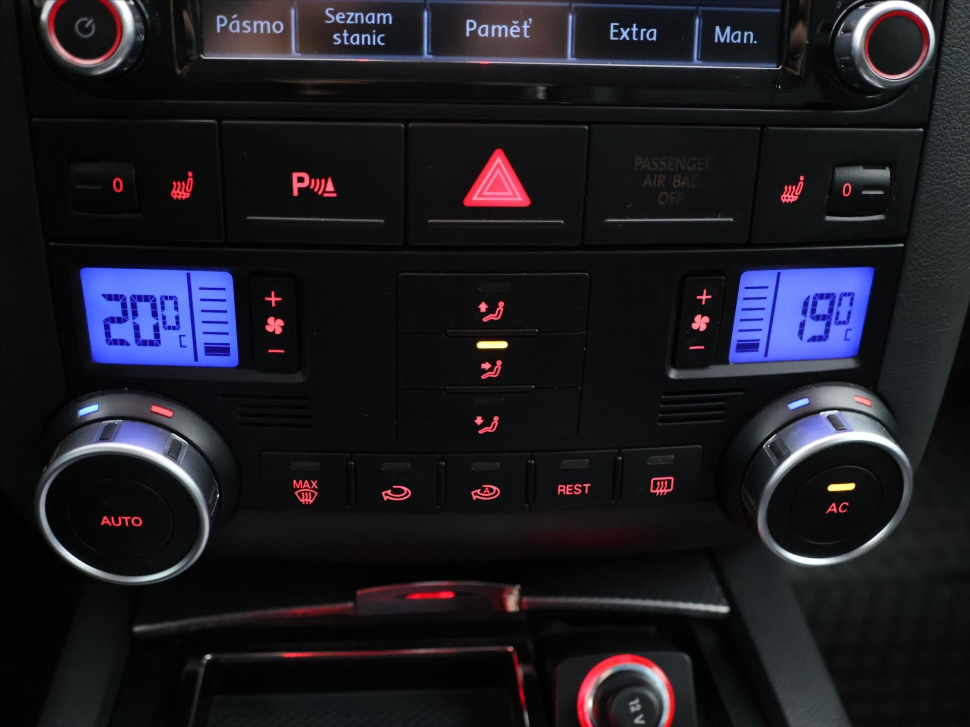 Volkswagen Touareg SUV / Terénní 3,0 l 176 kw