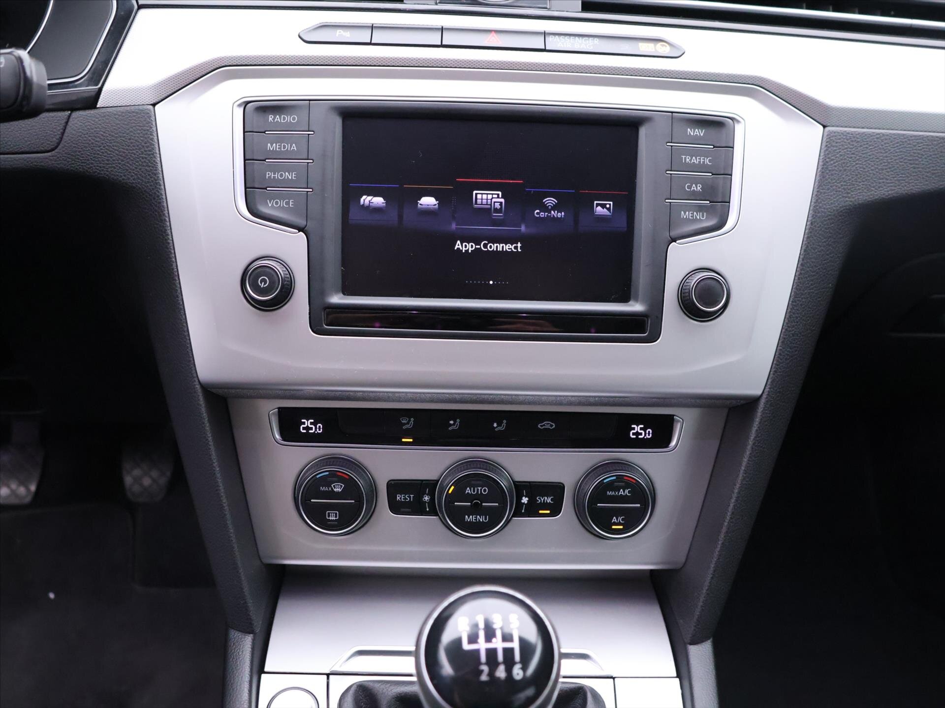 Volkswagen Passat Kombi 1,6 l 88 kw