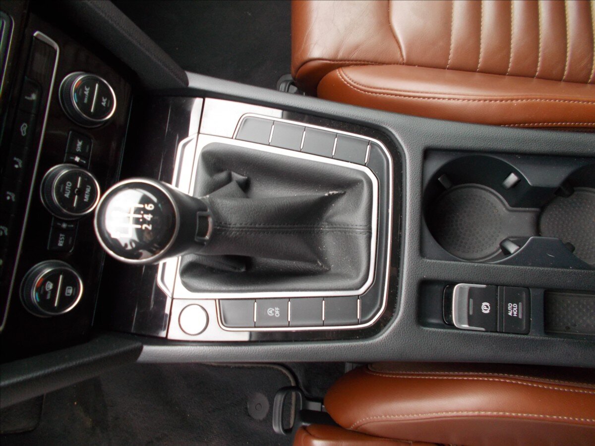 Volkswagen Passat Kombi 1,4 l 110 kw