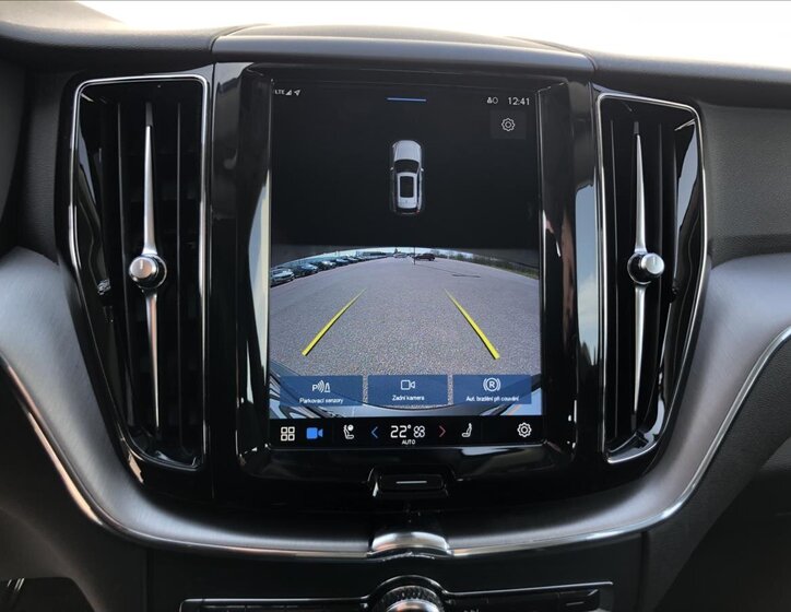 Volvo XC60 SUV / Terénní 2,0 l 145 kw