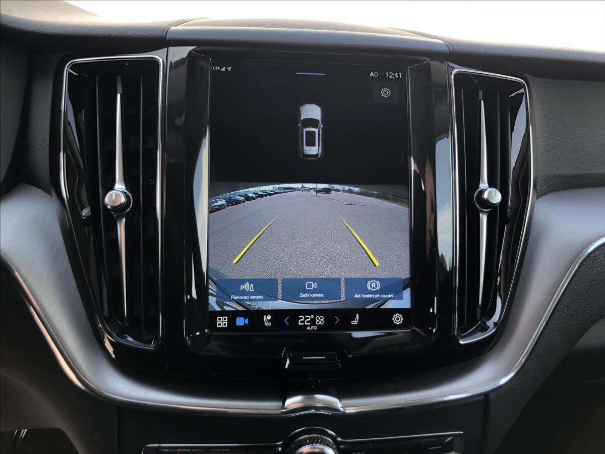 Volvo XC60 SUV / Terénní 2,0 l 145 kw