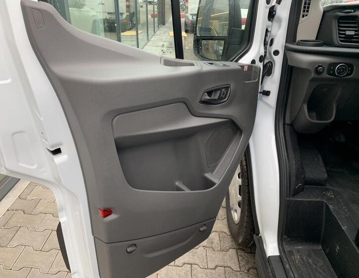 Ford Transit 18