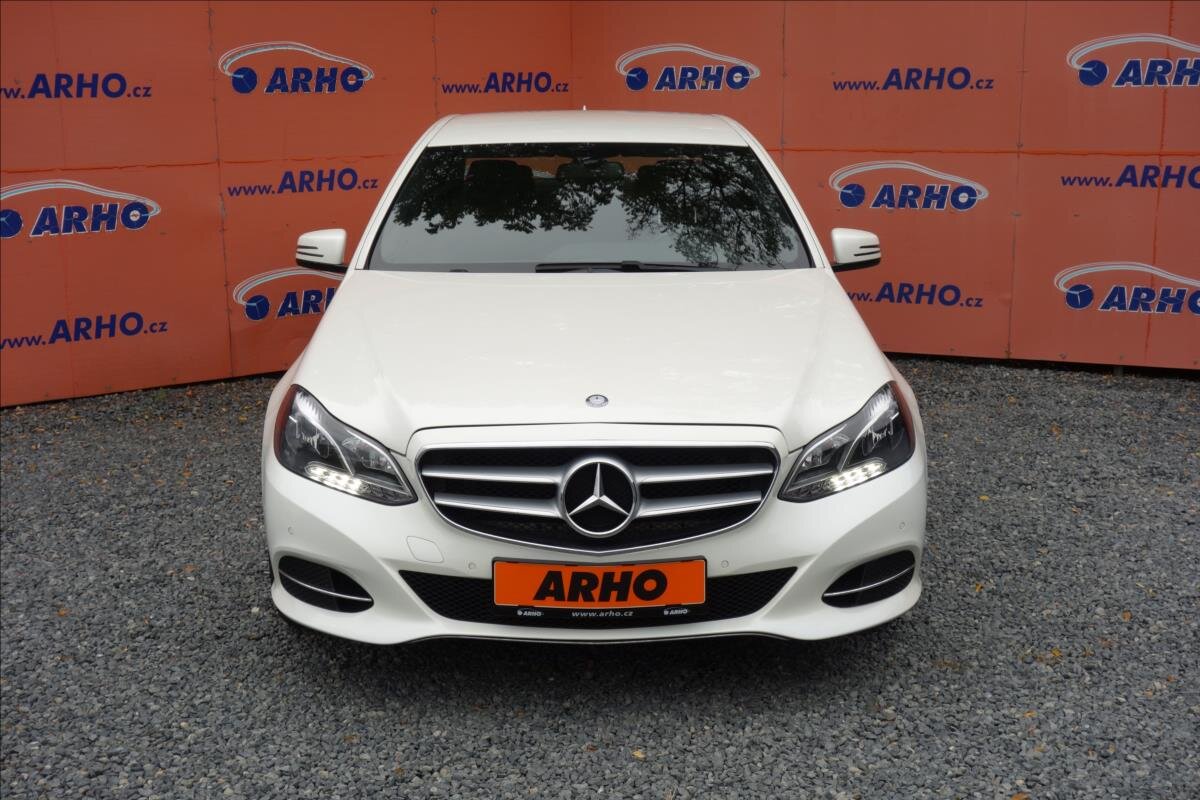 Mercedes-Benz Třídy E Sedan / Limuzína 2,1 l 125 kw