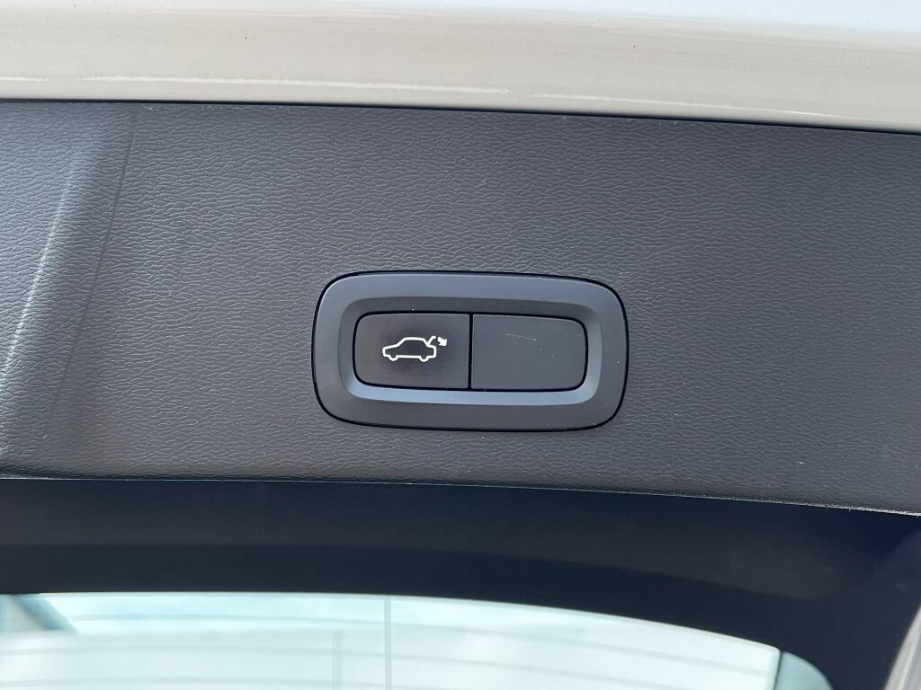 Volvo XC40 SUV / Terénní 1,5 l 120 kw