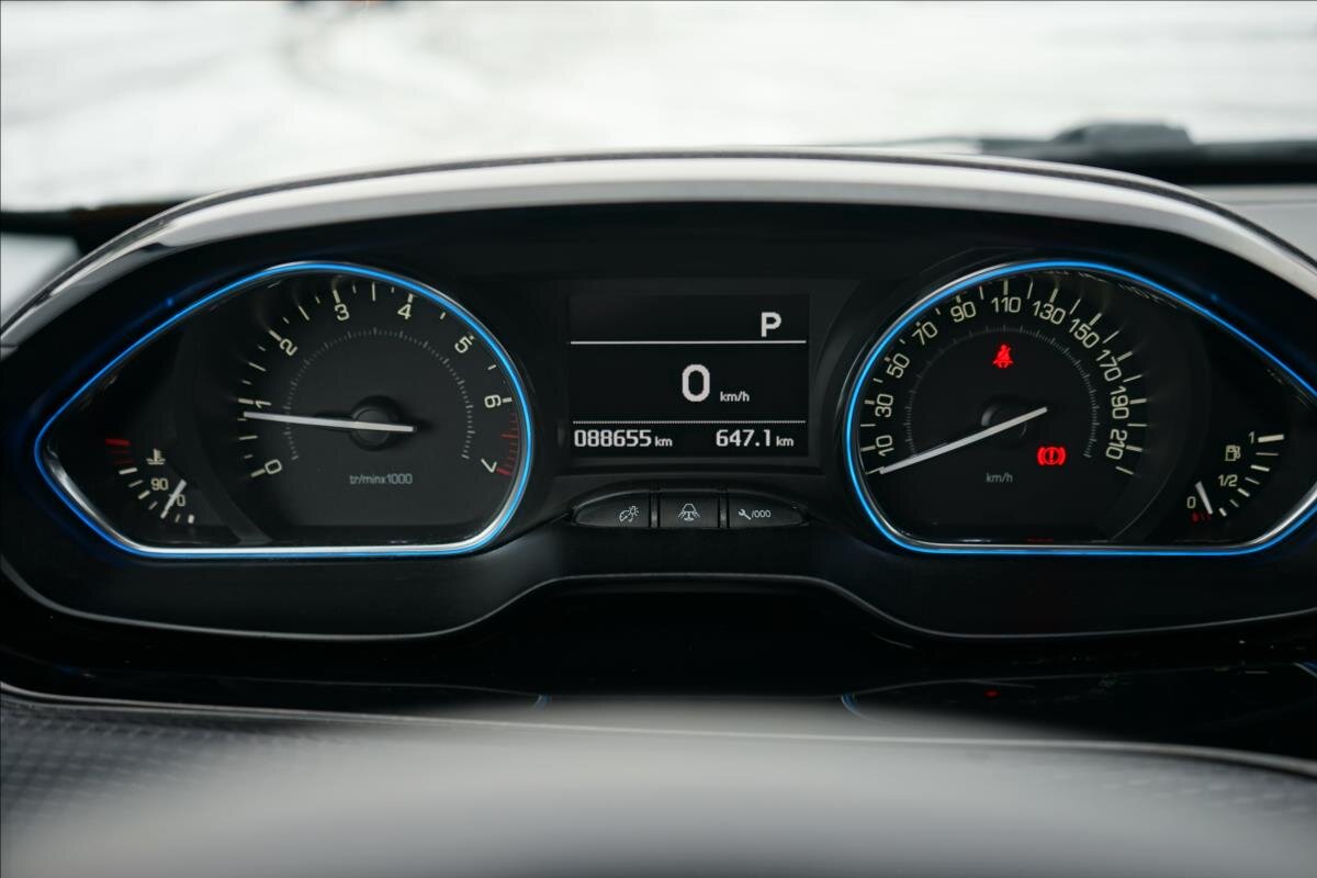 Peugeot 2008 SUV 1,2 l 81 kw