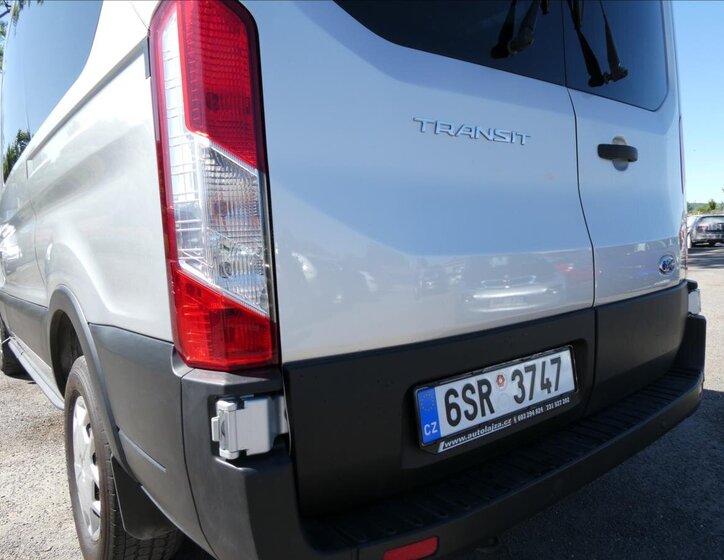 Ford Transit 8