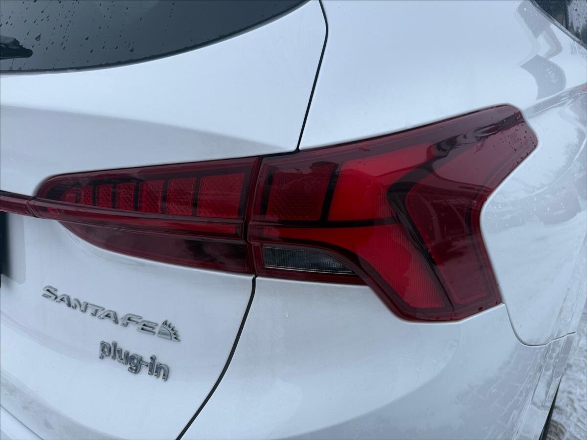 Hyundai Santa Fe SUV / Terénní 1,6 l 195 kw