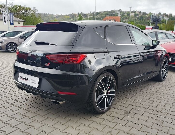 Seat Leon Hatchback 2,0 l 221 kw